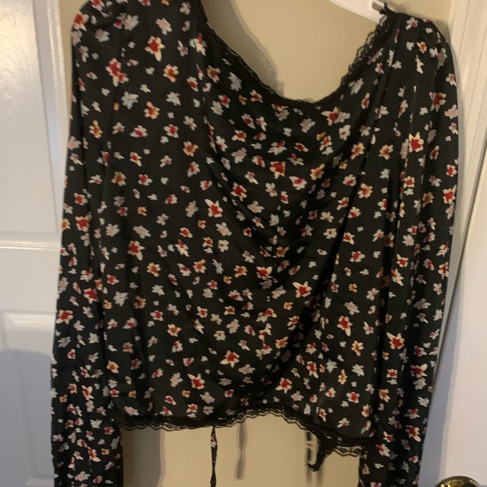 Floral‎ Black Blouse nwot size xl - Picture 3 of 3